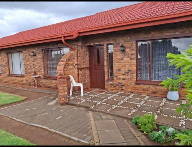 3 BEDROOM HOUSE FOR SALE IN WALDRIFT
